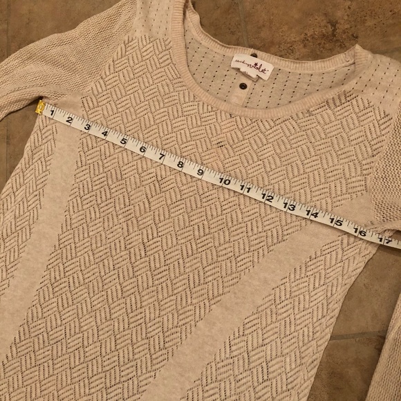 Shrinking Violet White sweater Cream Light Knit - Picture 5 of 6